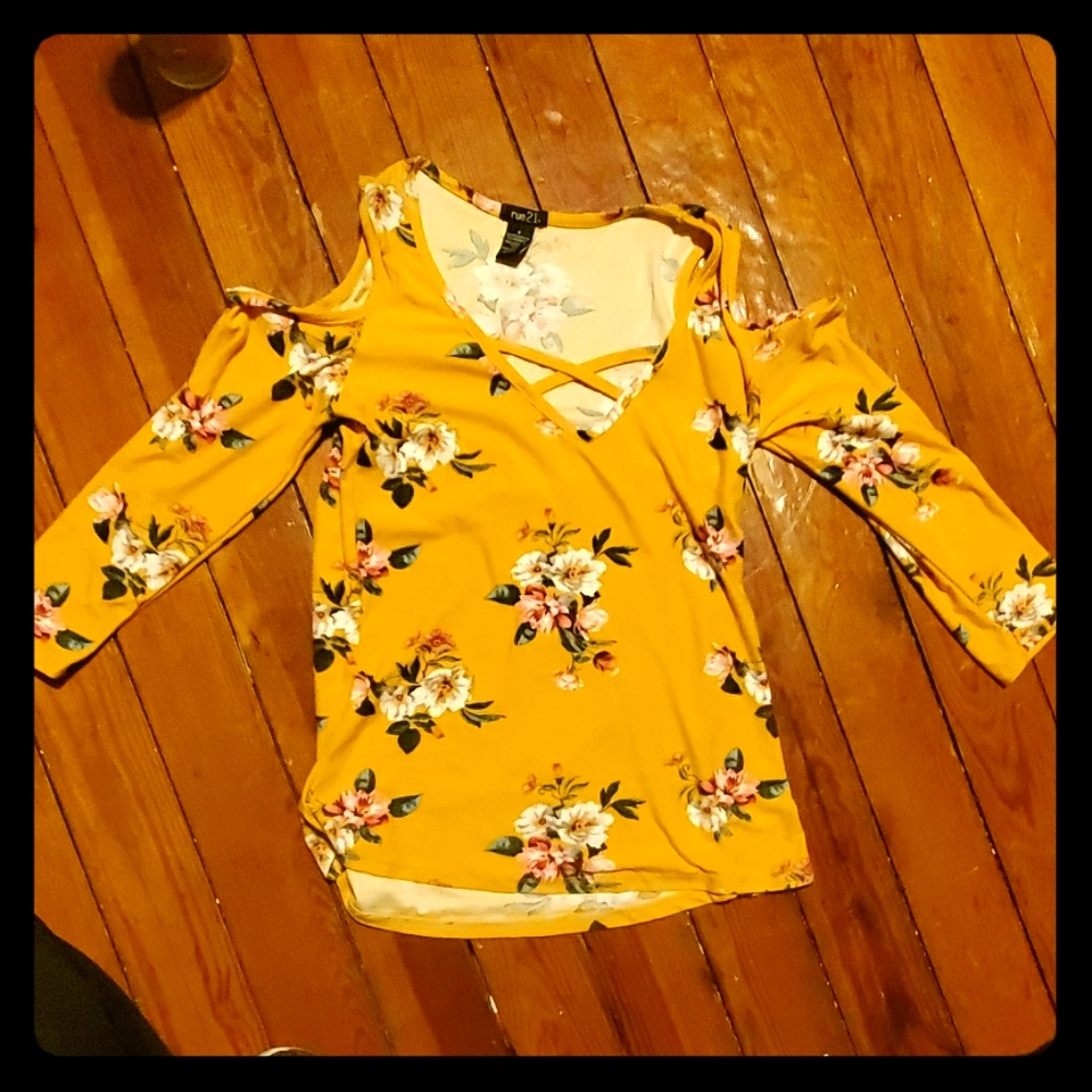 Rue21 long sleeve shirt